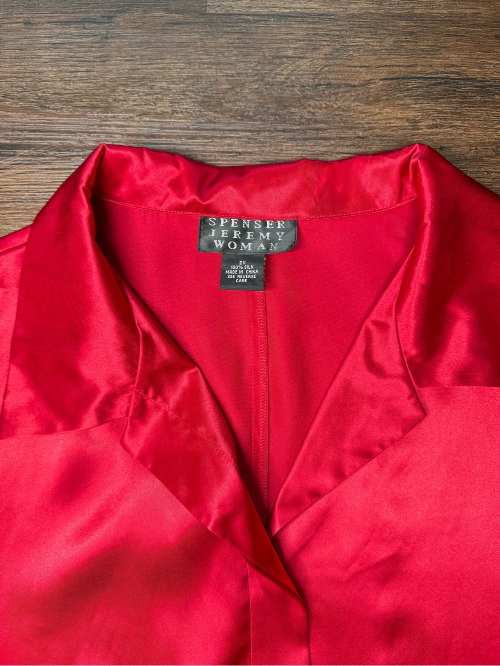 Spencer Jeremy 100% Silk Cherry Red Blouse NWT 2X Hidden Button Shirt - Picture 7 of 12